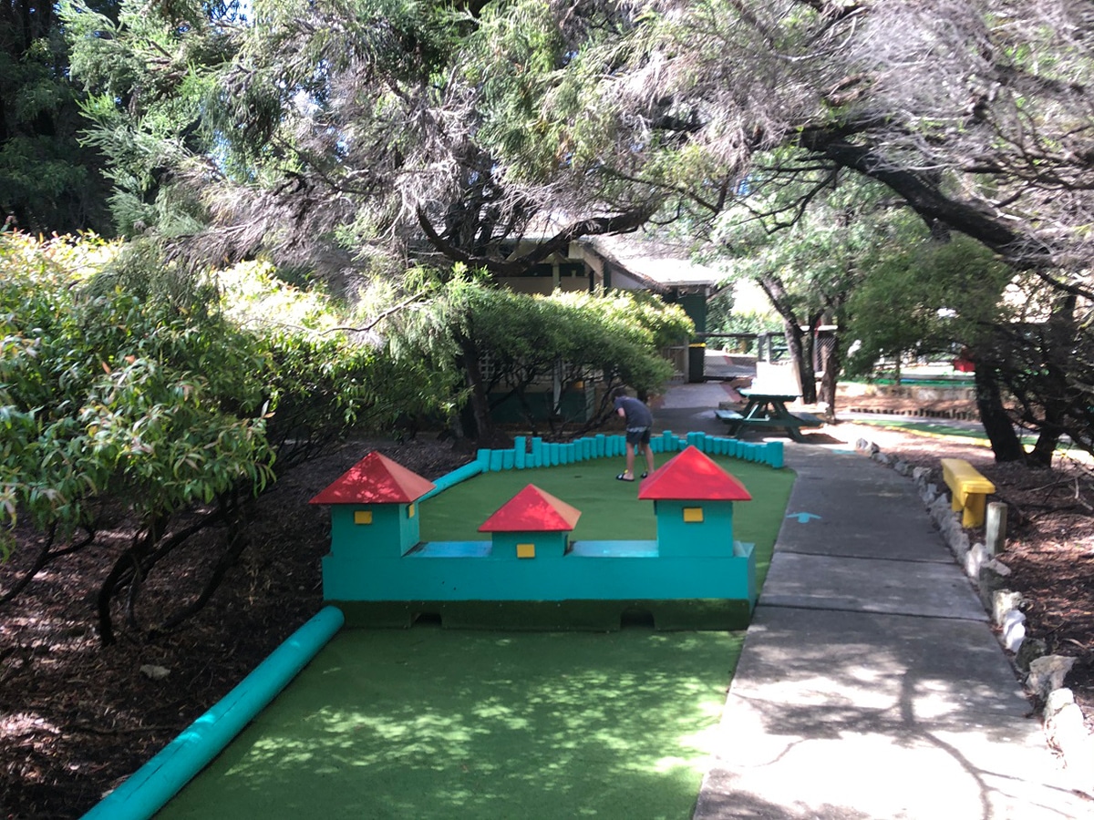 Oasis Supa Golf and Adventure Putt Mini Golf, Kids Fun