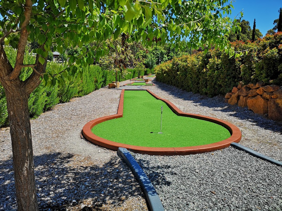 Mini-Golf Swan Valley  Perth Mini-Golf Course - The Vines Golf Course