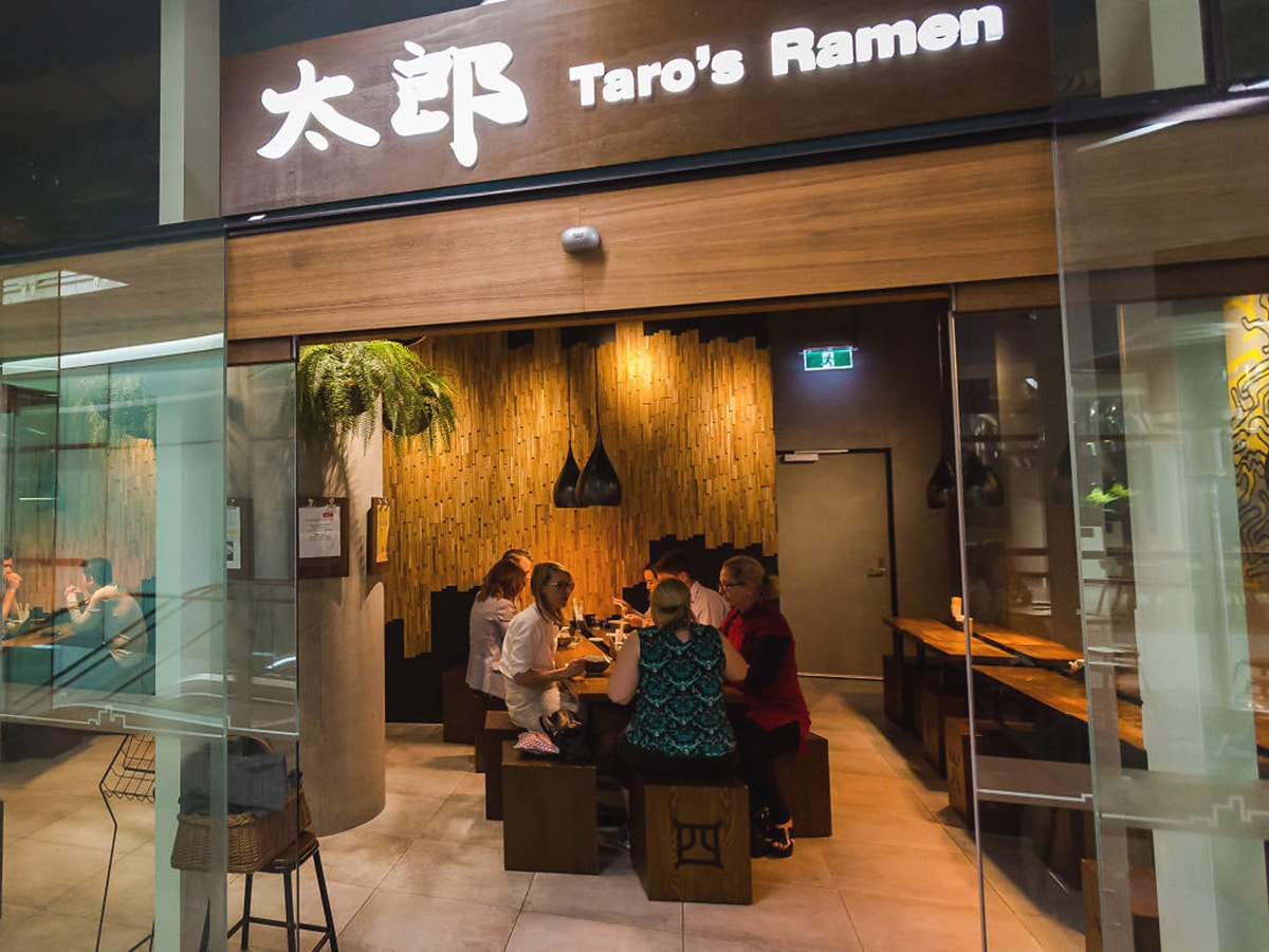 taros ramen interior