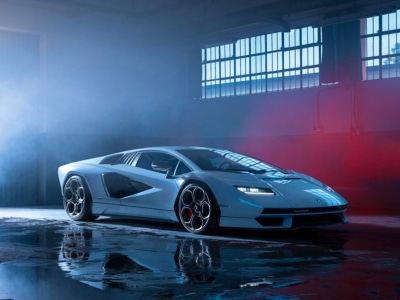 The New Lamborghini Countach is a Questionable Grab of Retro Revival