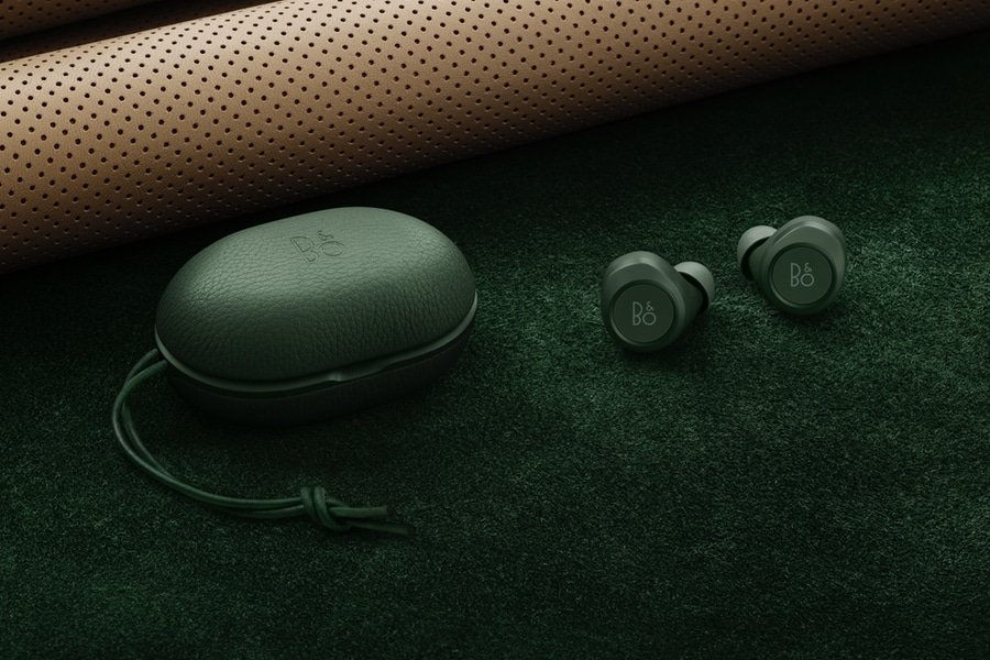 bang and olufsen's beoplay e8 earbuds and case