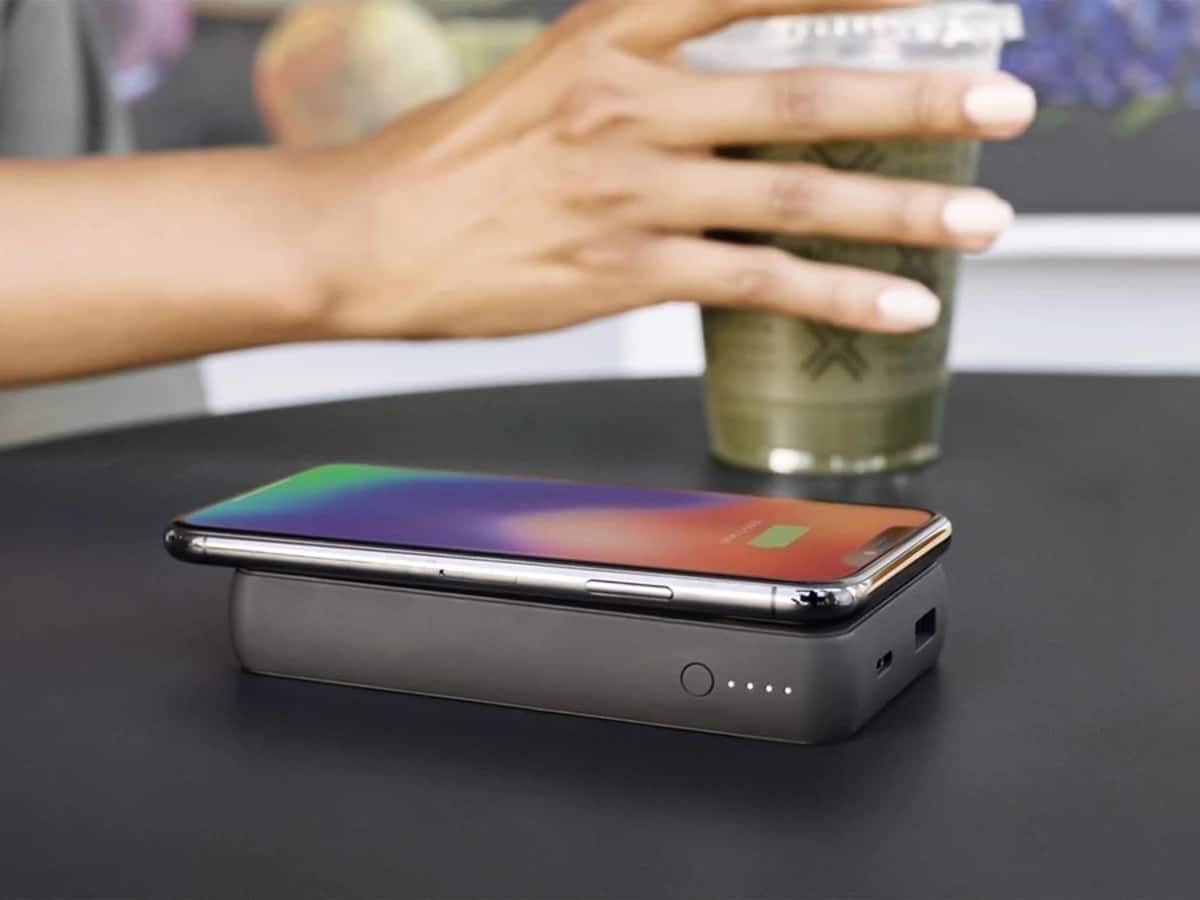 mophie powerstation xl charging a phone