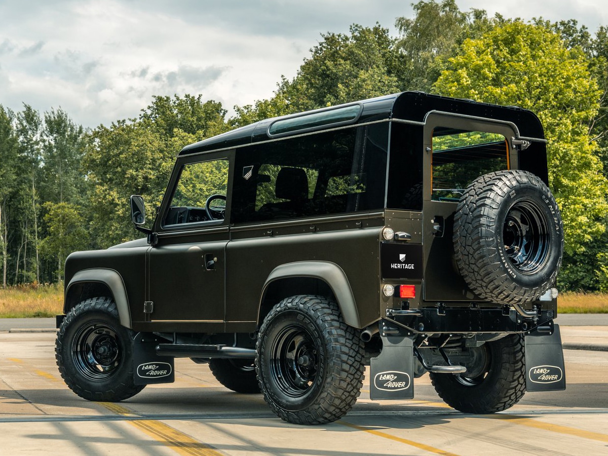 Heritage Customs Valiance Tuxedo Black Land Rover Defender