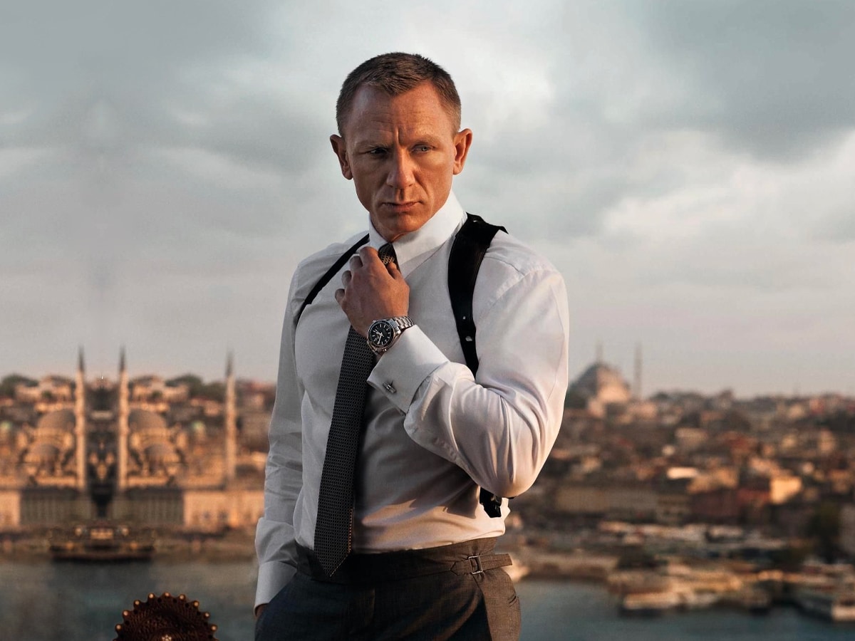 Daniel Craig wearing an OMEGA Seamaster Diver 300M in 'No Time to Die' (2021) | Image: MGM