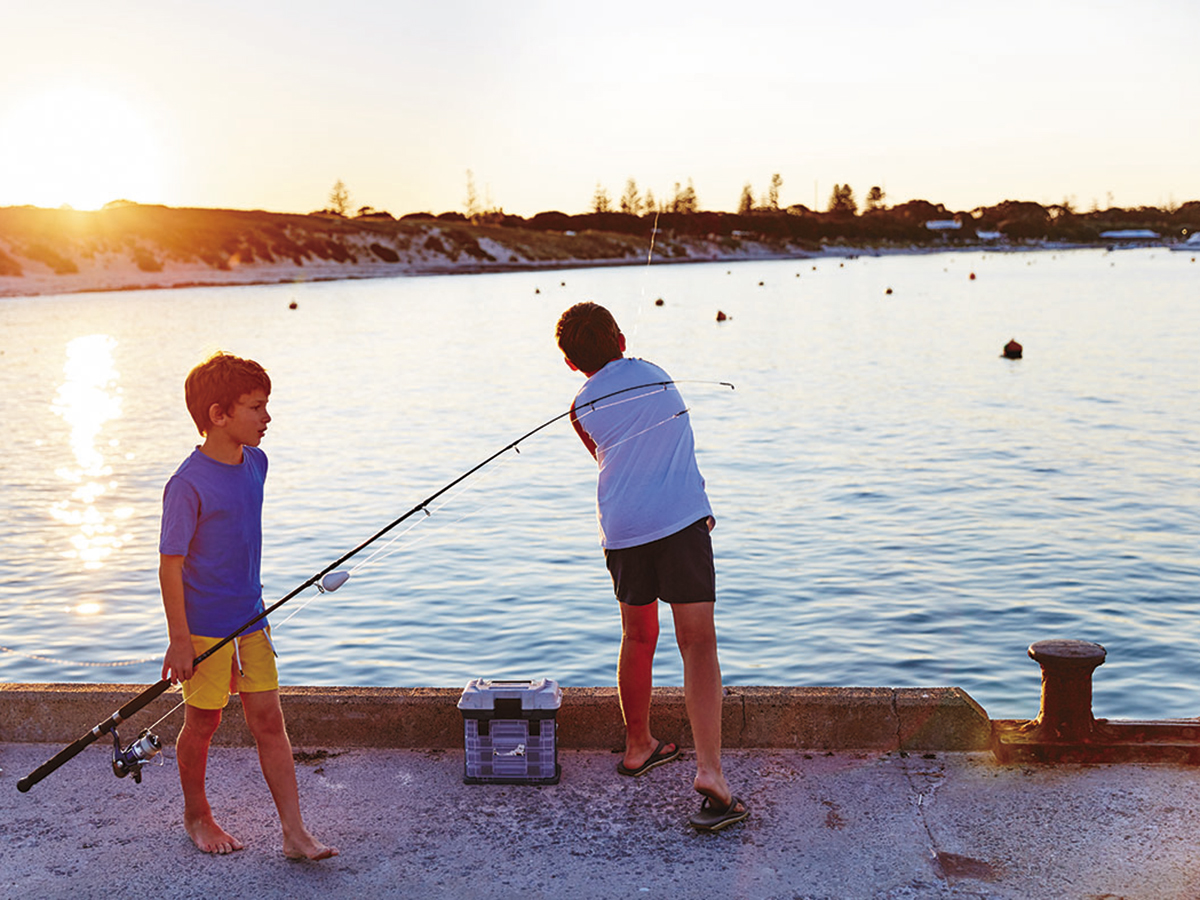 children fishing at rottnest island jetty