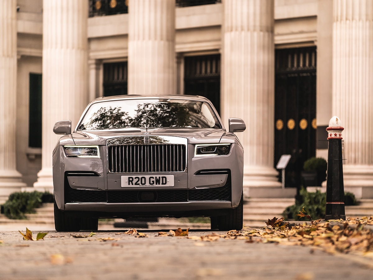 Rolls-Royce claims its new entry-level 2021 Ghost sedan is 'post opulence'  - The Globe and Mail