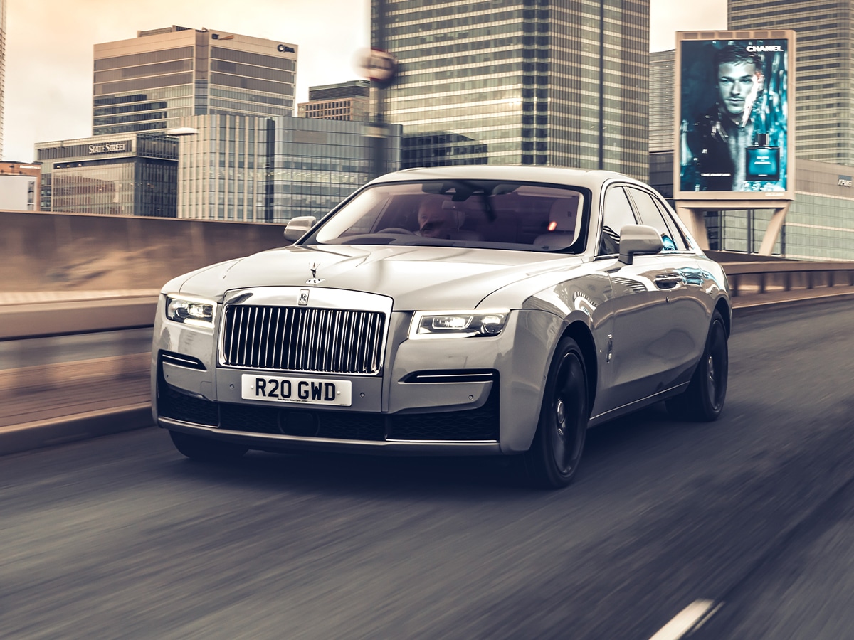 Ngắm RollsRoyce Ghost với nội thất độc đáo tại Hà Nội  Blog Xe Hơi Carmudi