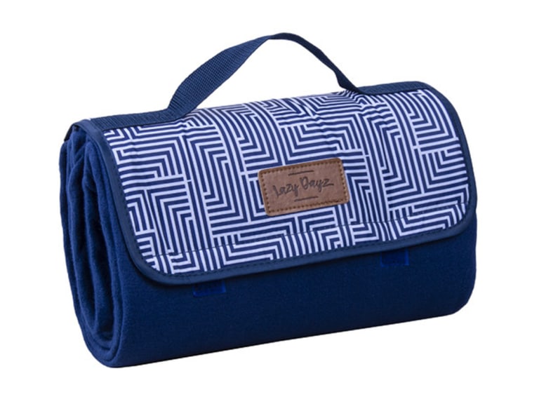 11 Best Picnic Blankets and Rugs For Your Weekend Adventure