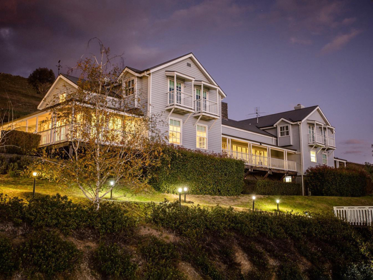 18 Most Romantic Getaways in NSW Man of Many