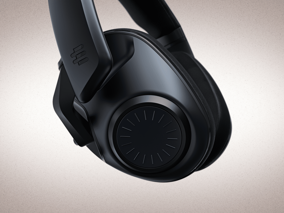 Open Back vs. Closed Back Headphones Buyer s Guide Man of Many