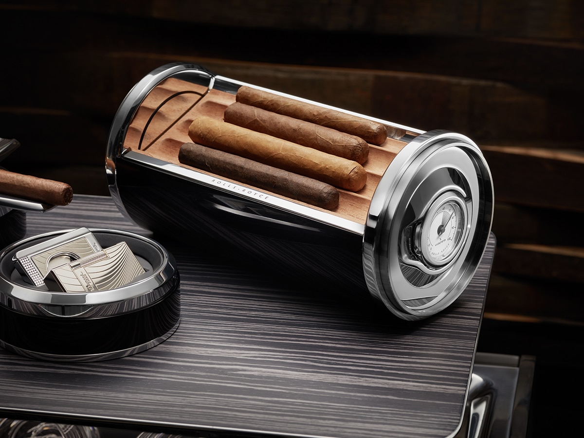 Rolls royce whisky and cigar chest 5