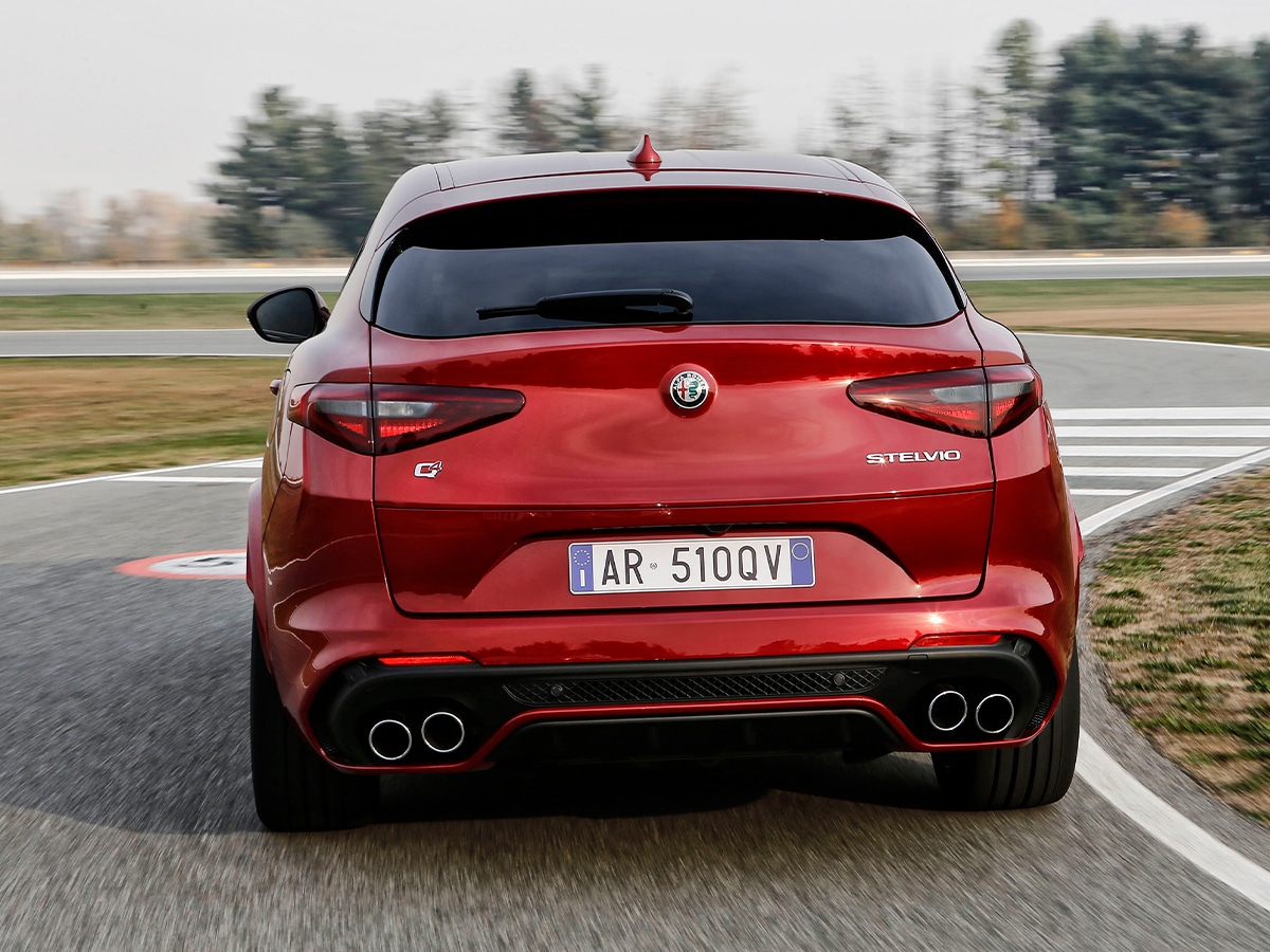 3 alfa romeo stelvio quadrifoglio