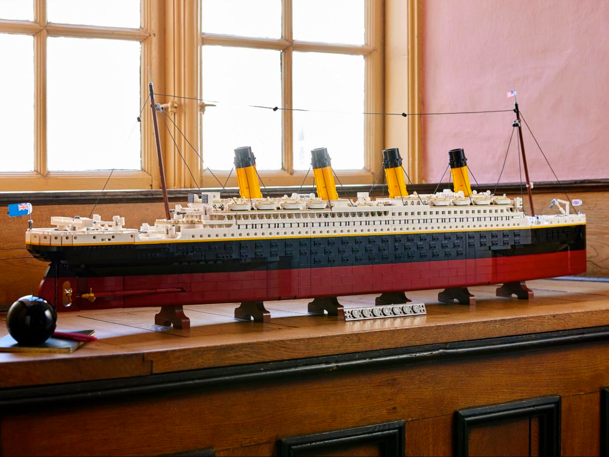 Lego titanic build set