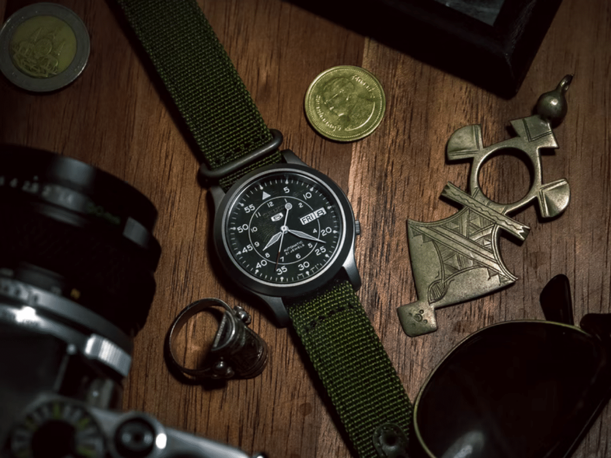 Different types of military watches