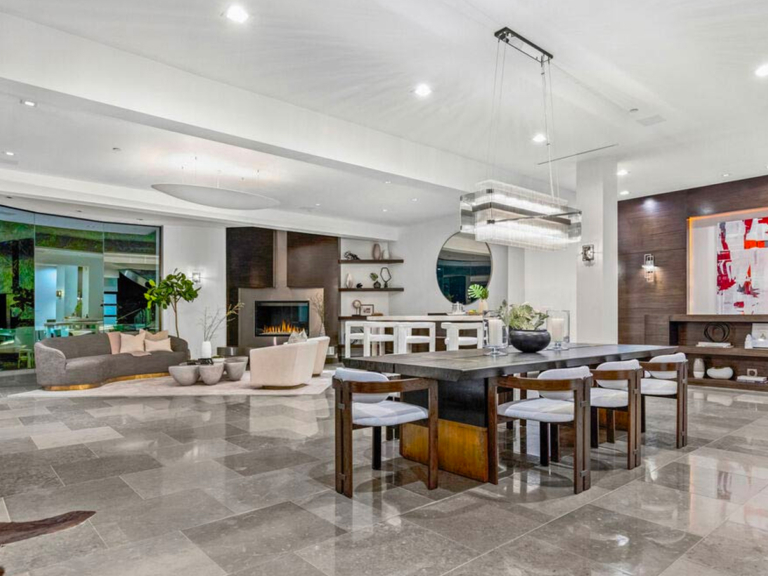 Sean 'Diddy' Combs' Former LA Home Lists for USD$14.5M | Man of Many