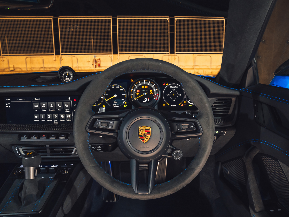 911 gt3 interior