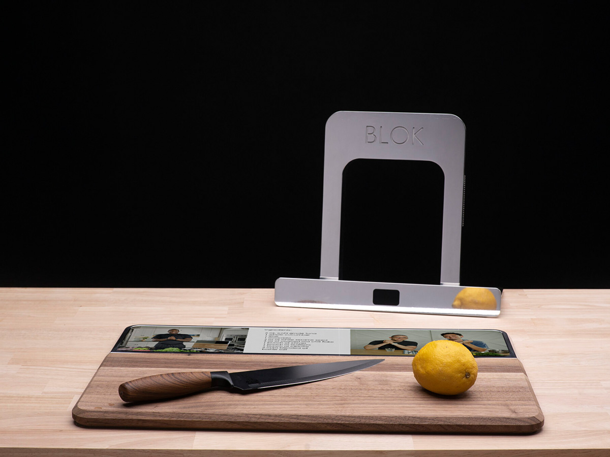 Blok smart cutting board lemon display