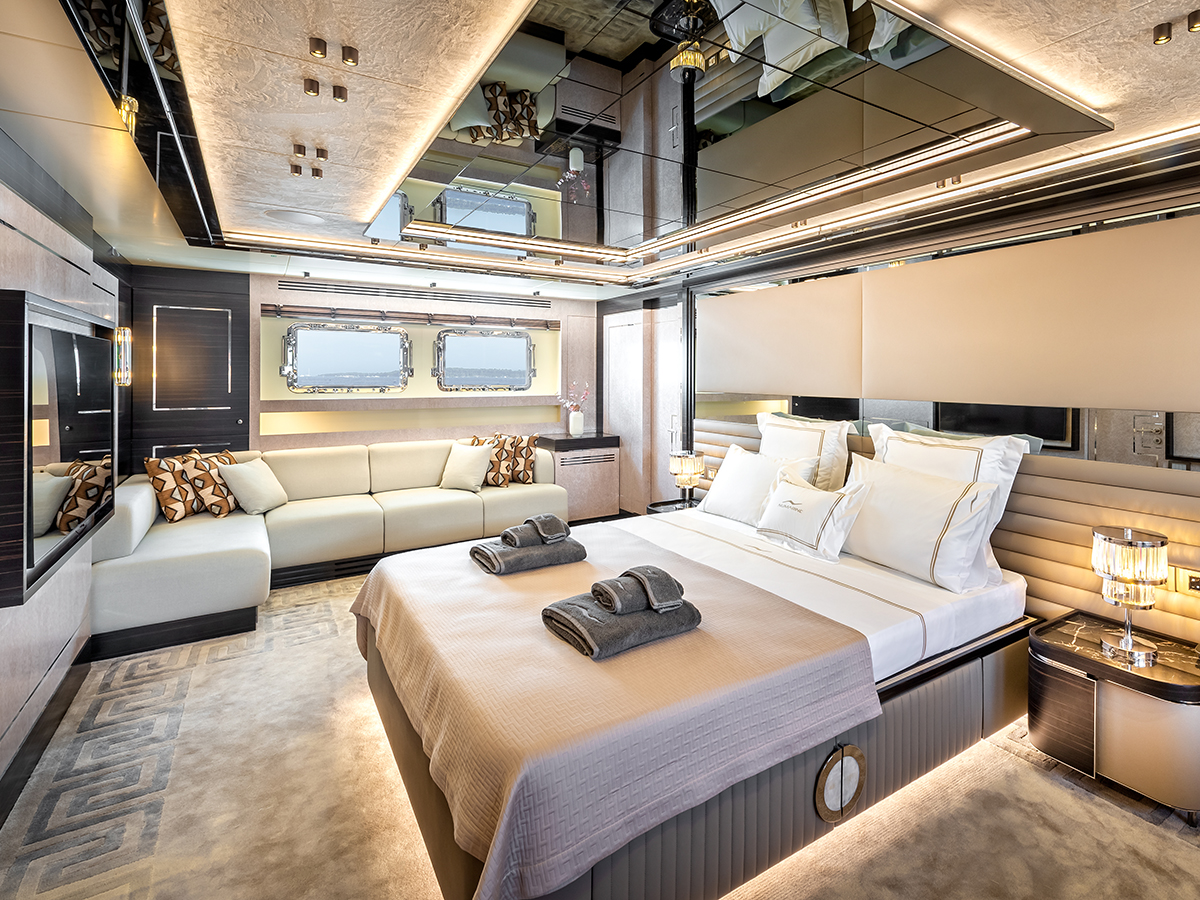 Numarine 37xp expedition superyacht bedroom