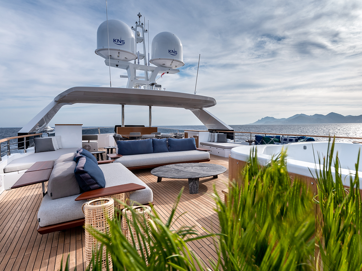 Numarine 37xp expedition superyacht overview