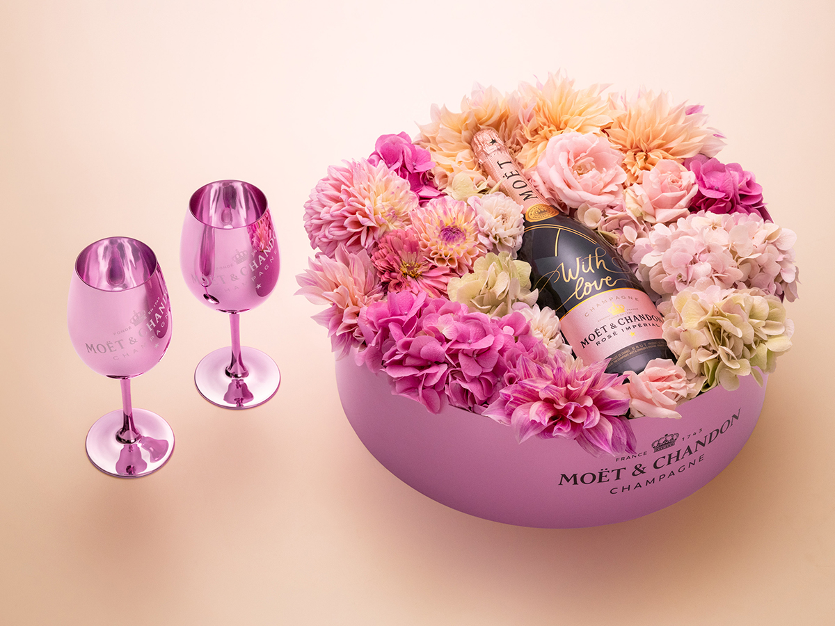 Moet & Chandon Rose pink in a wooden box