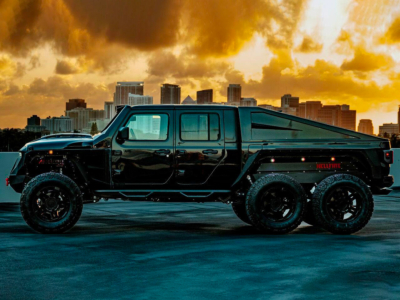 Insane 6-Wheeled 'Hemi-Hellcat' Jeep Sells for $300,000