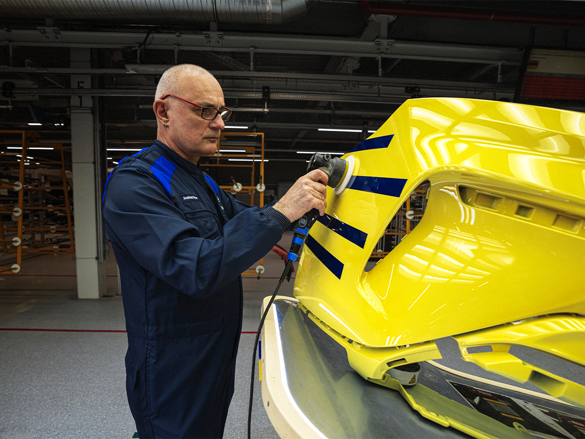 Building jeff koons bmw art car 3