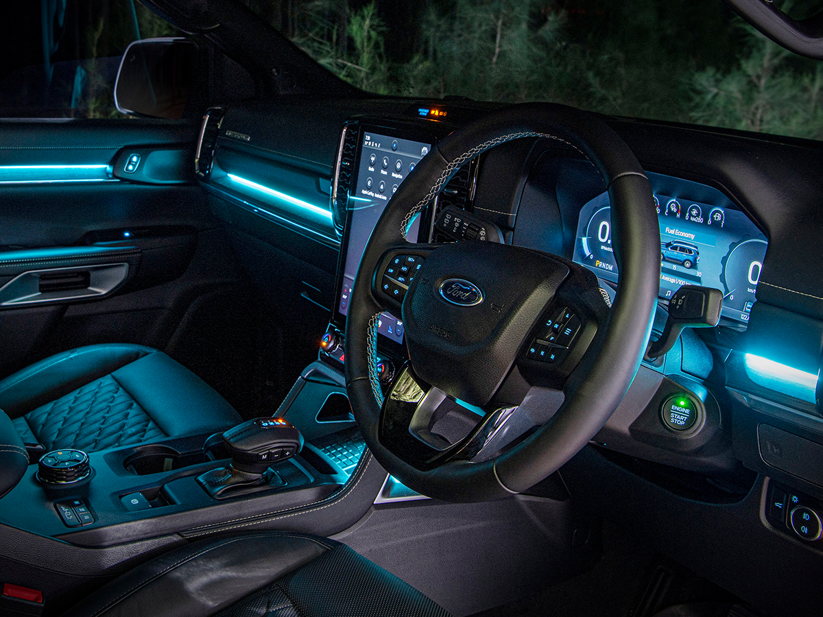 2023 ford everest interior lighting