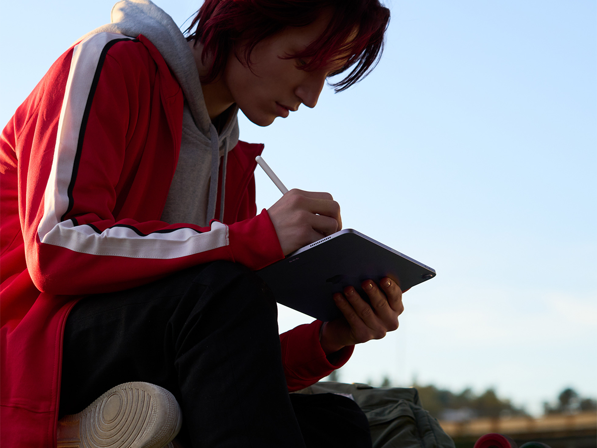 Apple ipad air lifestyle image