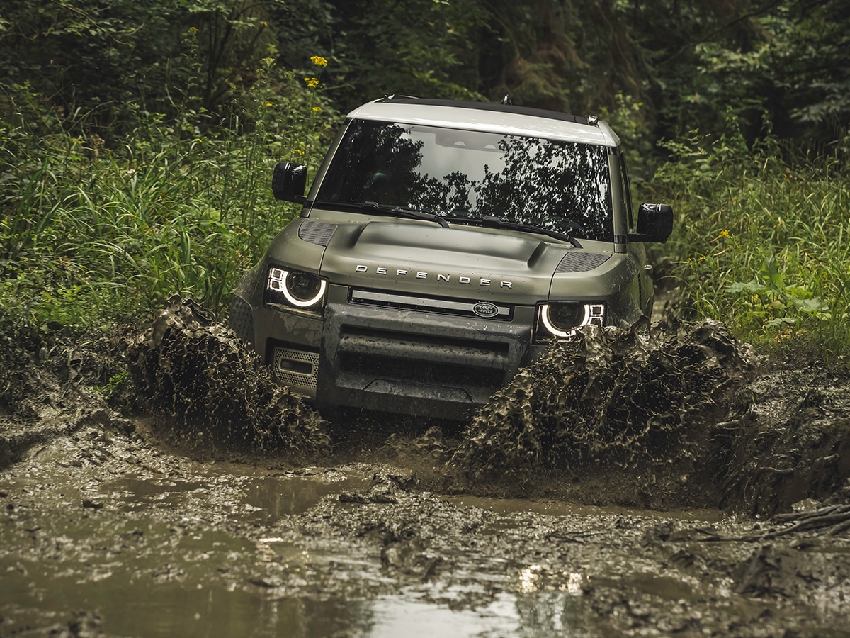 Land rover defender vs ineos grenadier