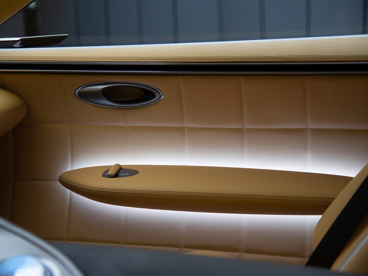 Genesis speedium coupe interior 6