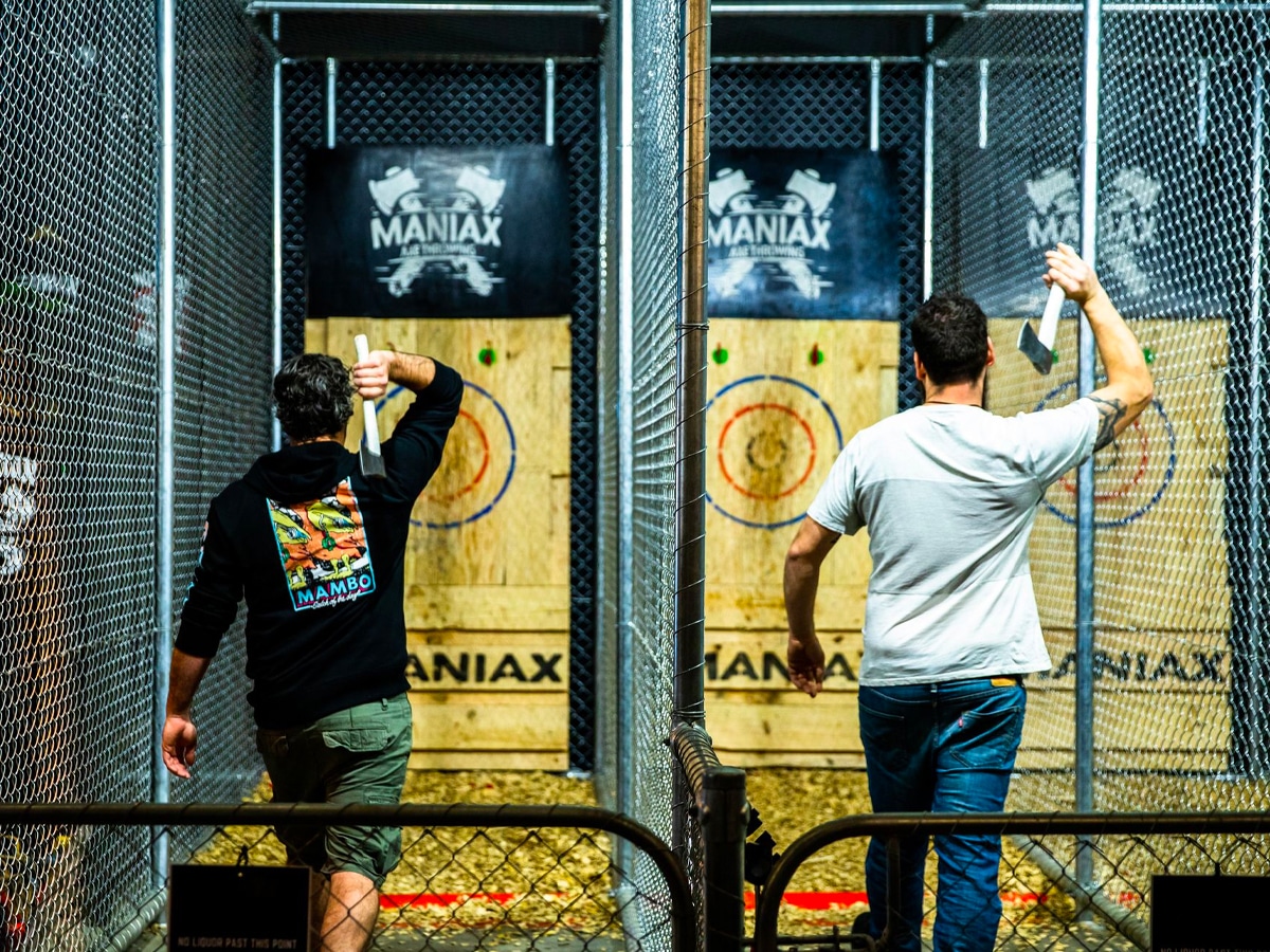 Maniax axe throwing