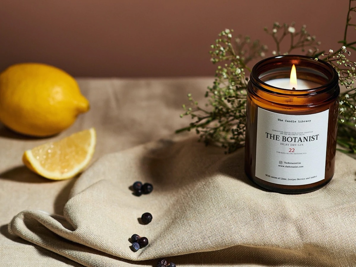 The candle libabry the botanist gin candle