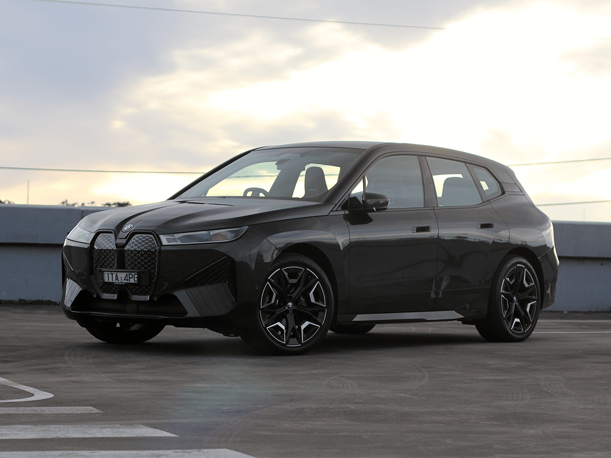 2022 bmw ix xdrive50 front feature