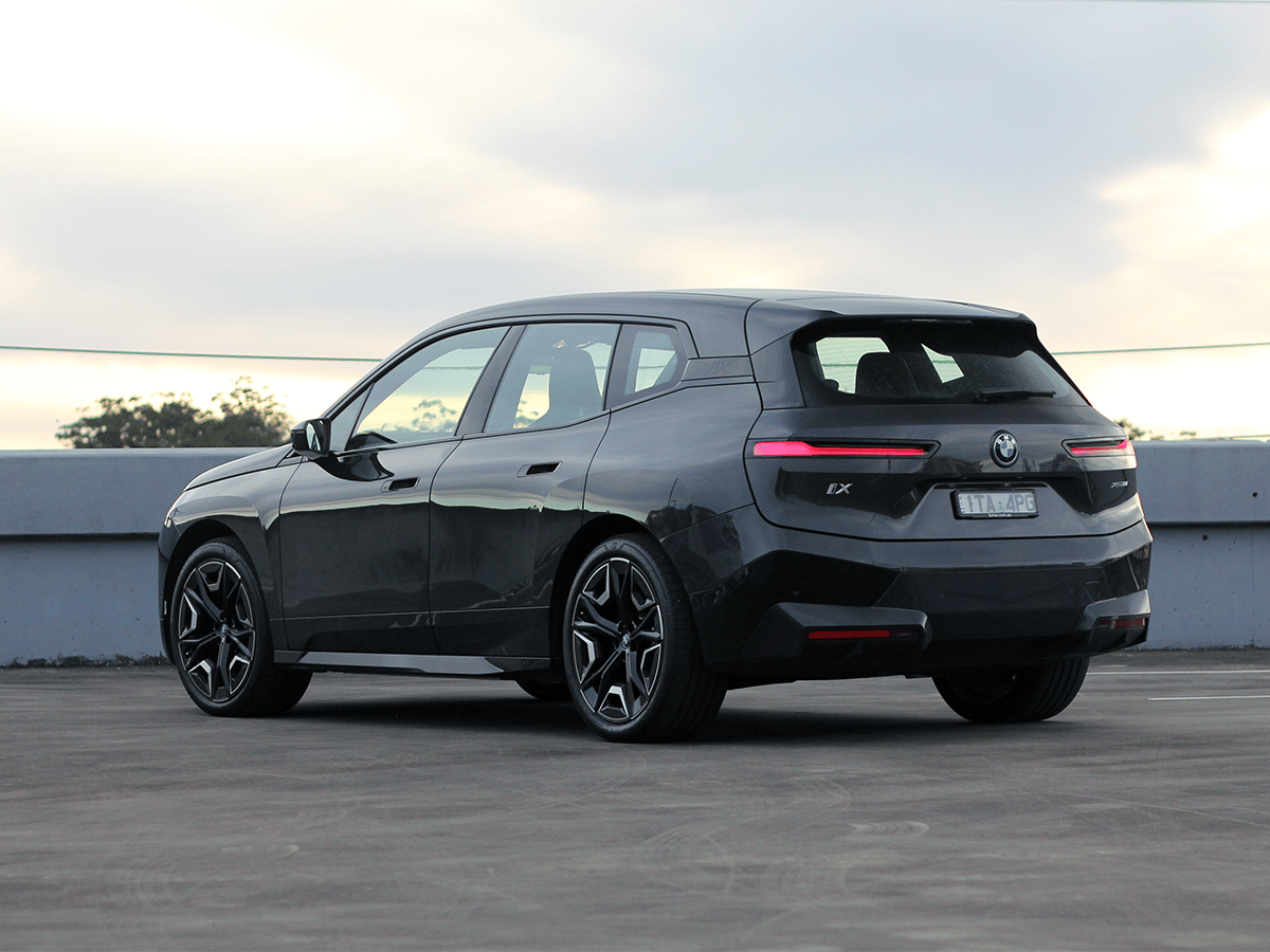 2022 bmw ix xdrive50 rear end