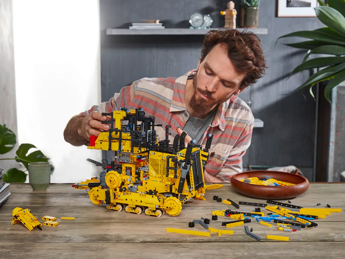 Lego app controlled cat d11 bulldozer 4