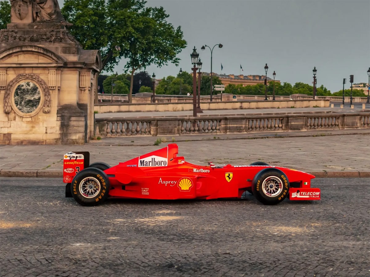 Ferrari f300 f1 car michael schumacher side