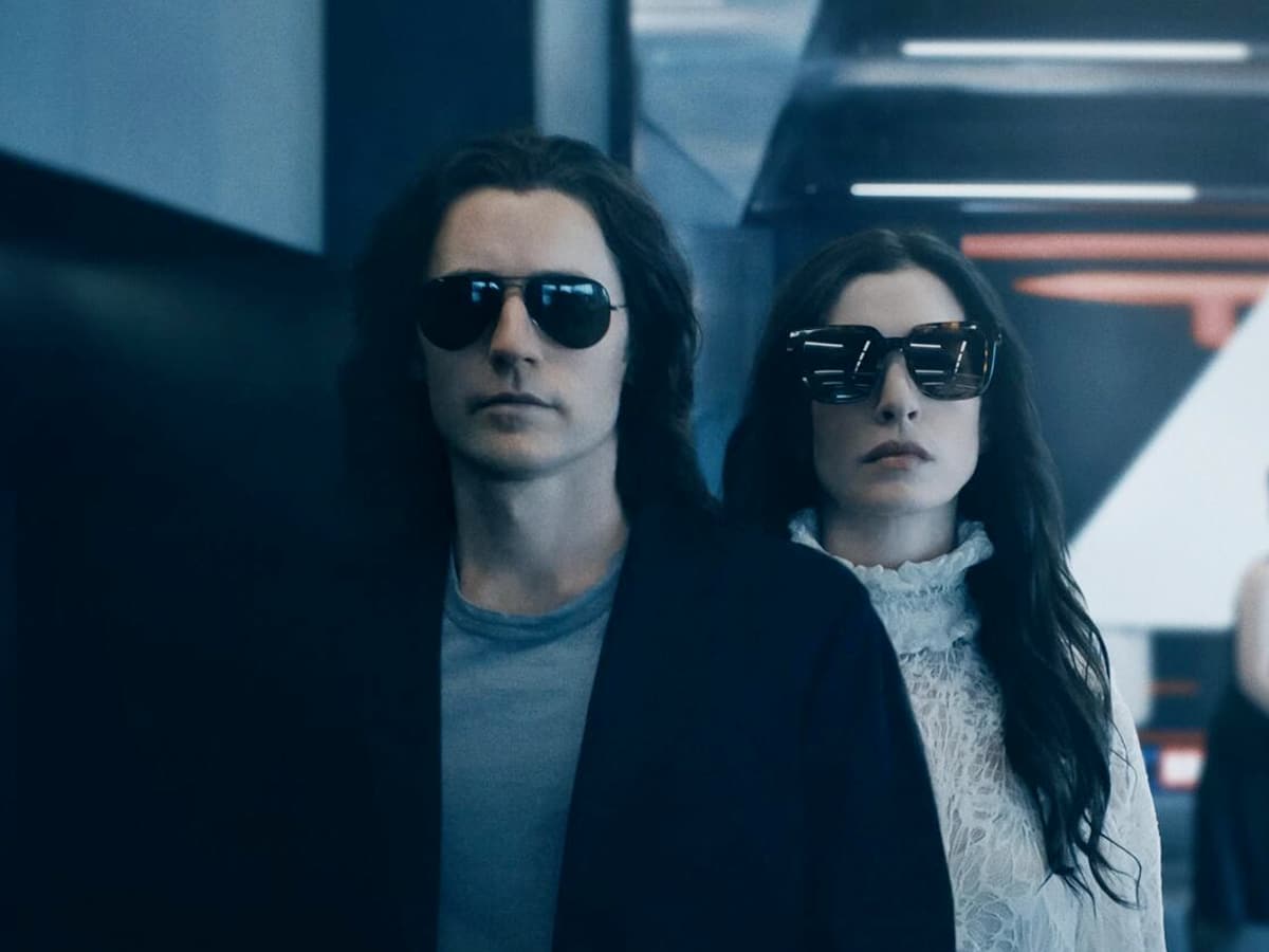 Jared Leto and Anne Hathaway in 'WeCrashed' (2022) | Image: Apple TV+