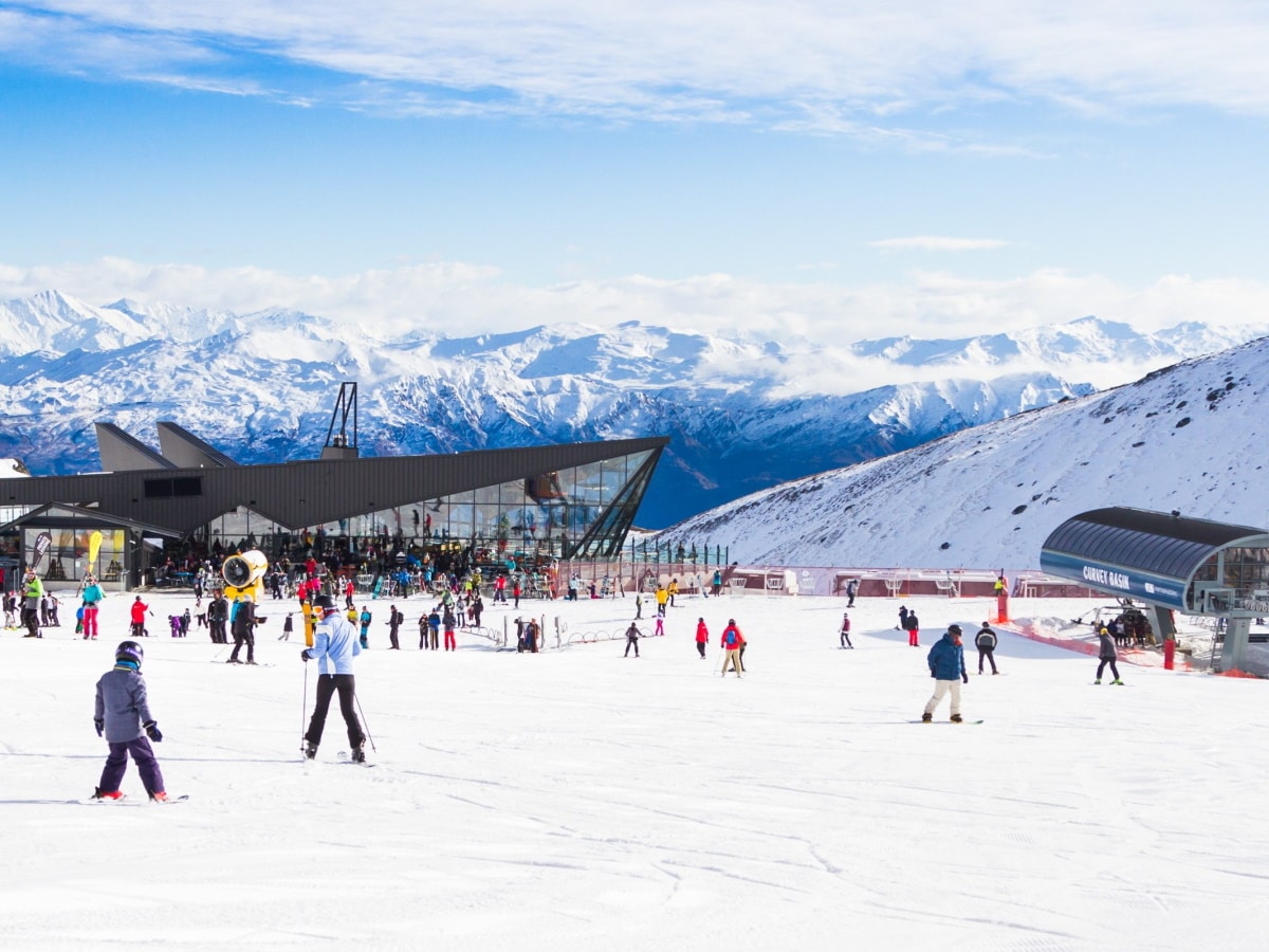 Best ski fields resorts in new zealand feature