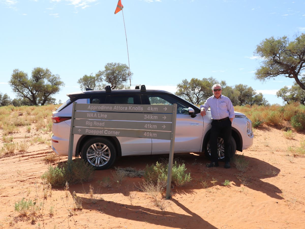 Mitsubishi outlander phev attora knolls