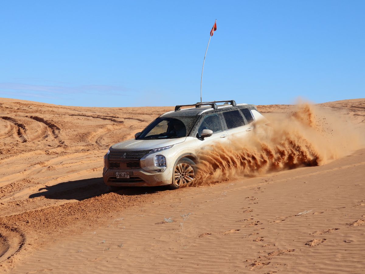 Mitsubishi outlander phev off road 3