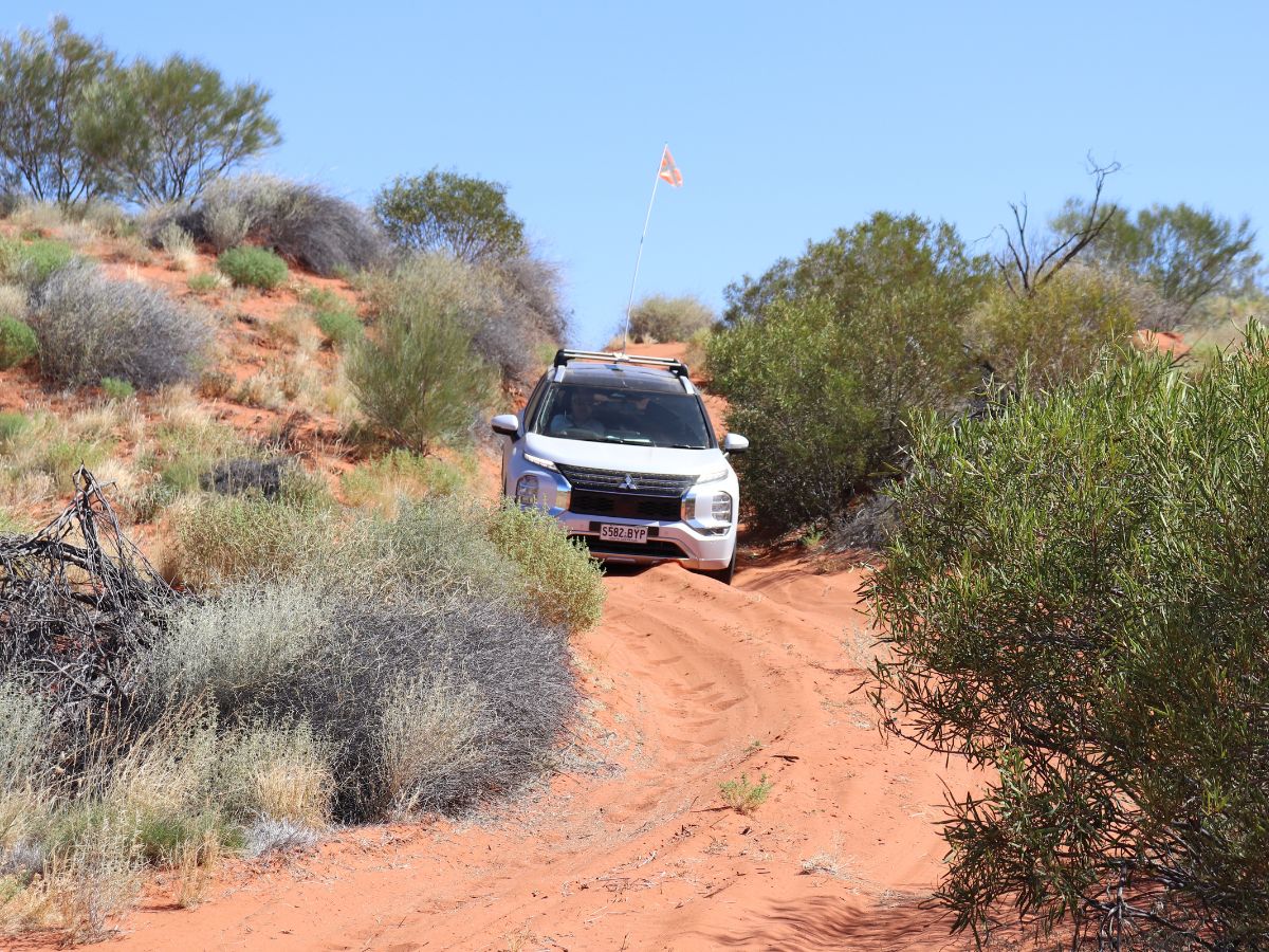 Mitsubishi outlander phev off road