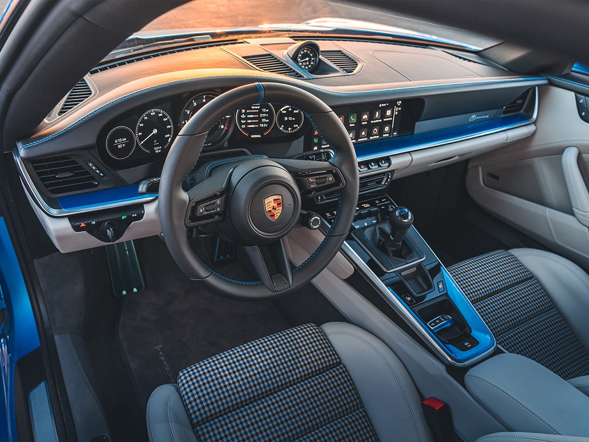 Porsche 911 gts sally special dashboard