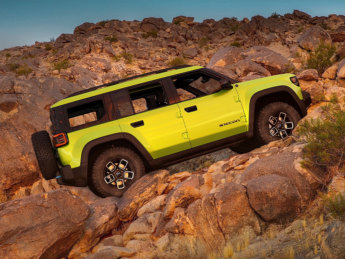 Jeep recon in green