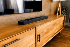 Bose smart soundbar 600 livingroom