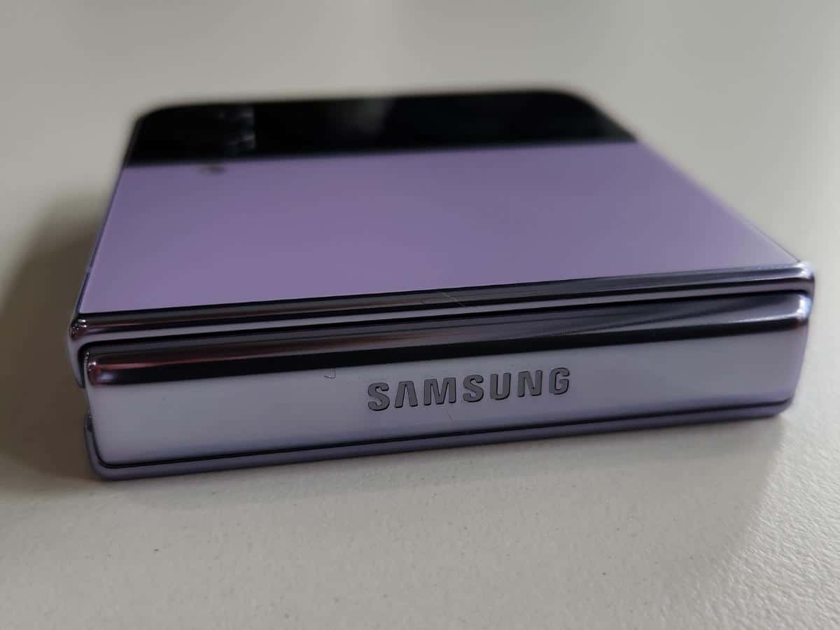 Samsung galaxy z flip4 8