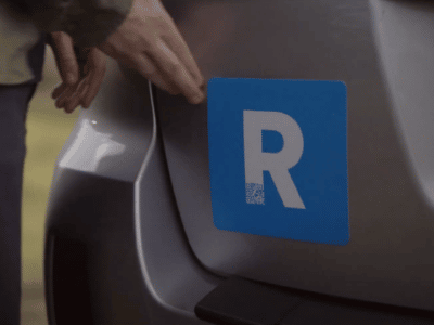 The Internet Reacts to New 'R Plates' Introduced on Australian Roads