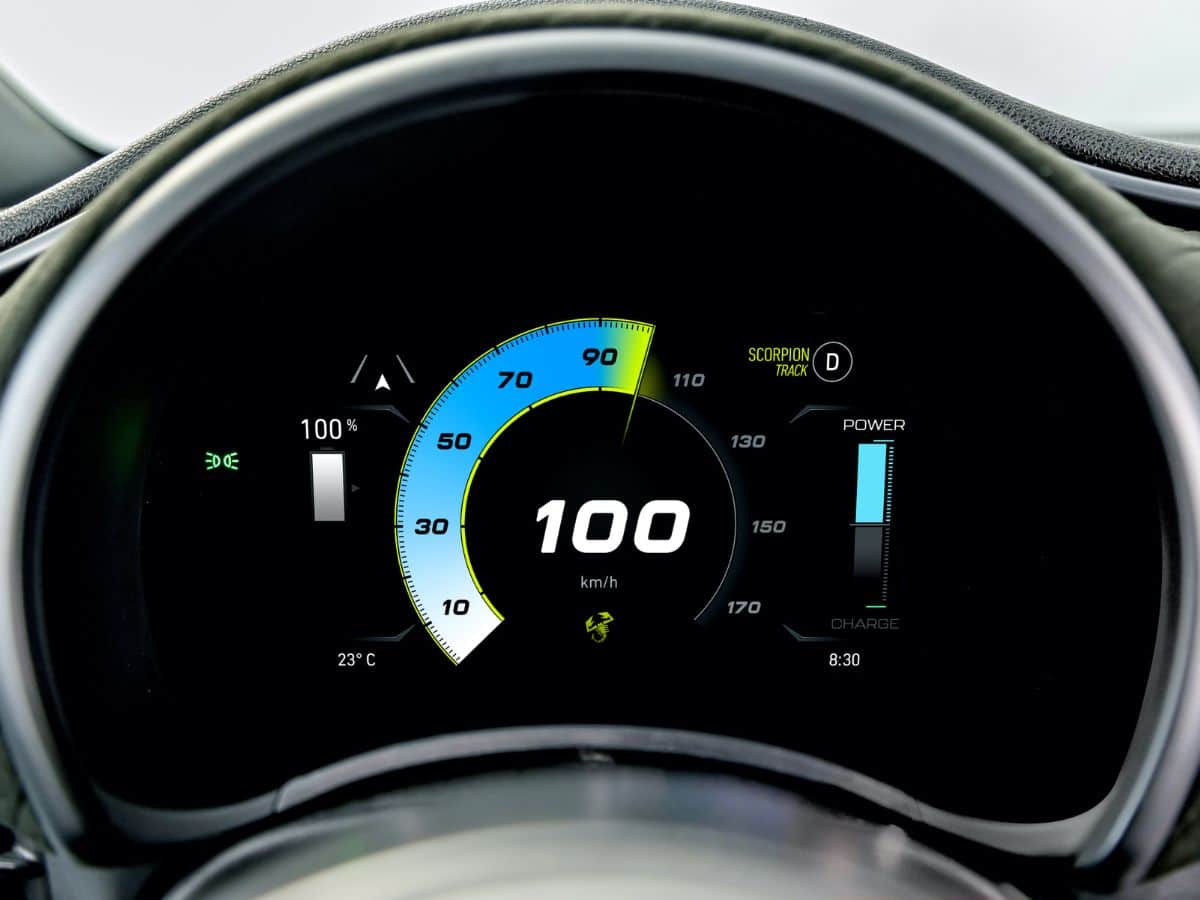 2023 abarth 500e speedo