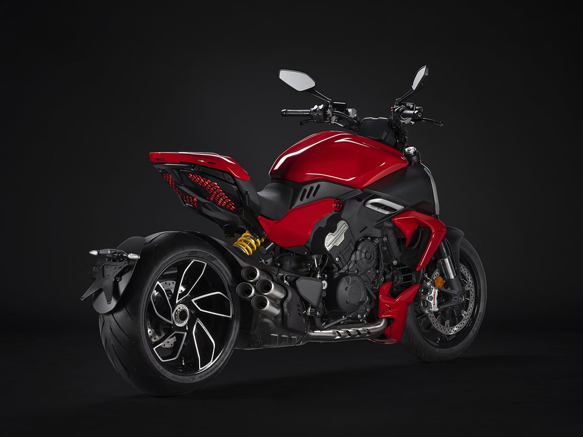 Ducati - Discover the new Diavel for Bentley