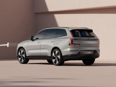 Volvo's EX90 Electric SUV Isn't a Car. It's a Computer-on-Wheels 