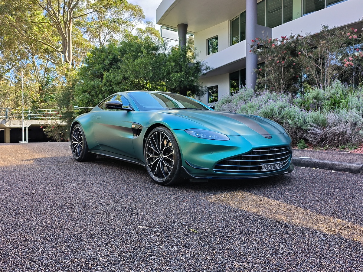 Aston martin vantage f1 edition feature 2